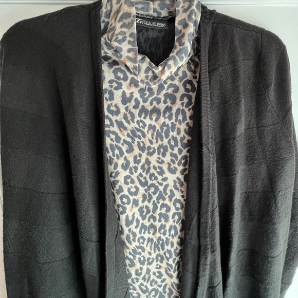 New York & Company Leopard print Top - Picture 2 of 4